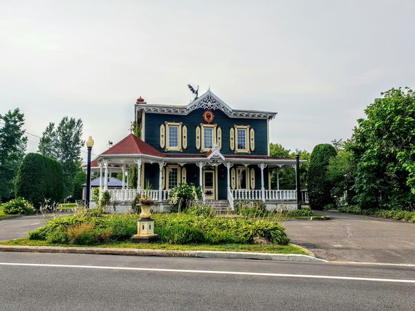 How Does the Rise of Remote Work Influence the Demand for Second Homes?